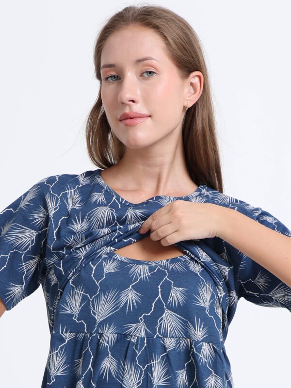 Women’s Zipless Feeding Blue Leaf Print Nighty