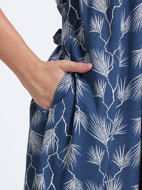 Women’s Zipless Feeding Blue Leaf Print Nighty